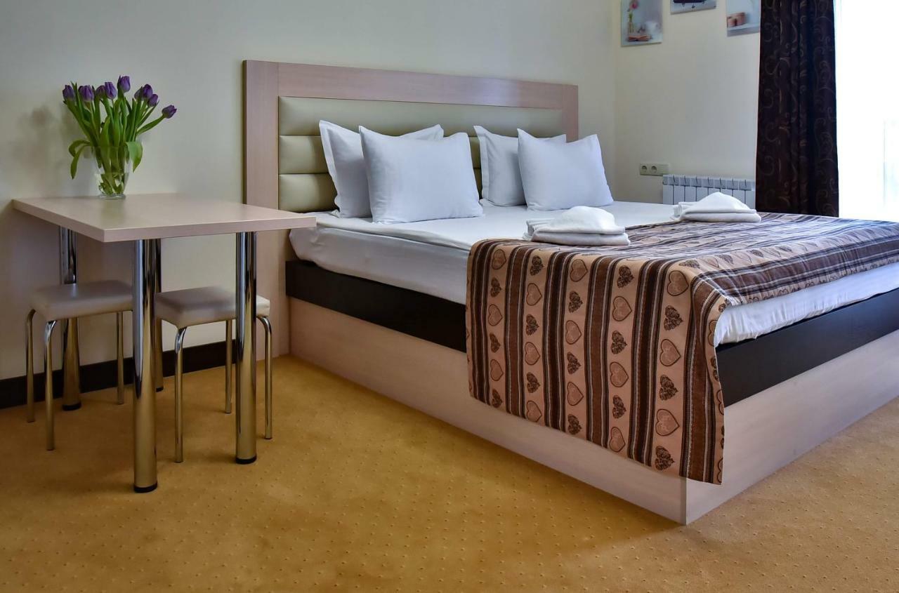 Aparthotel On Klinichna St. Kiev Luaran gambar